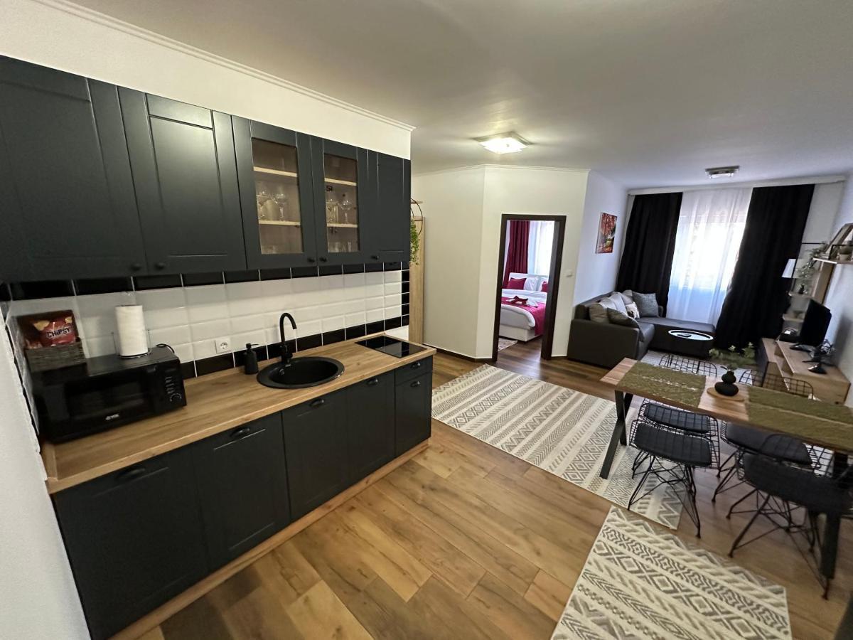 Sky Lux Apartmani Surčin Exterior foto