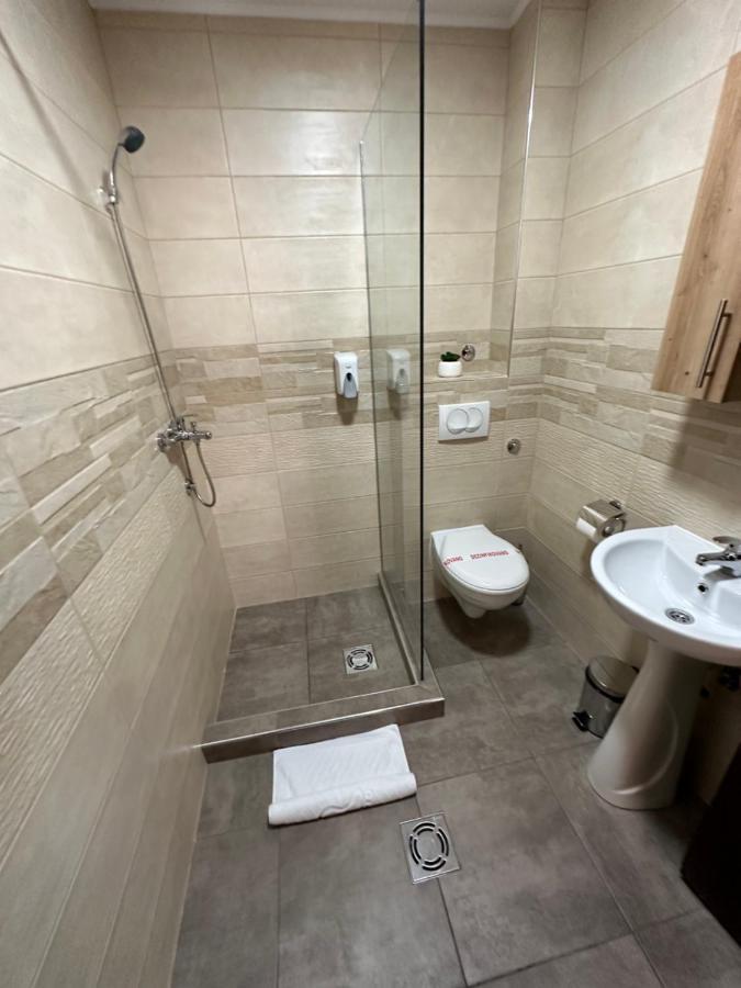 Sky Lux Apartmani Surčin Exterior foto