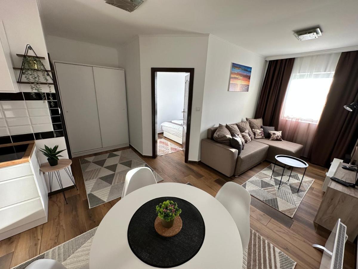 Sky Lux Apartmani Surčin Exterior foto