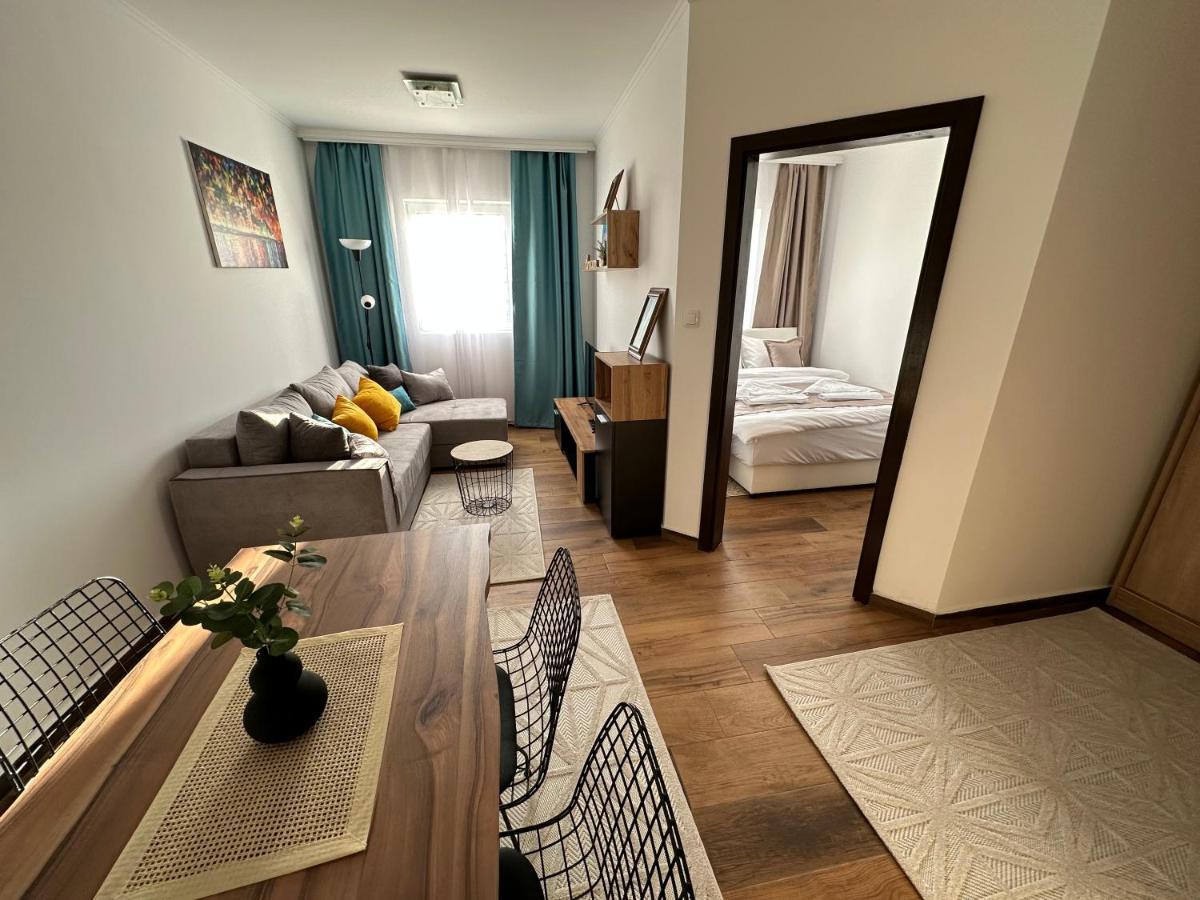 Sky Lux Apartmani Surčin Exterior foto