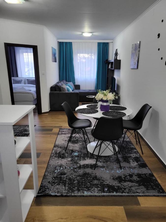 Sky Lux Apartmani Surčin Exterior foto